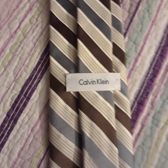 Calvin Klein 100% silk silver and brown tie - Picture 2 of 12
